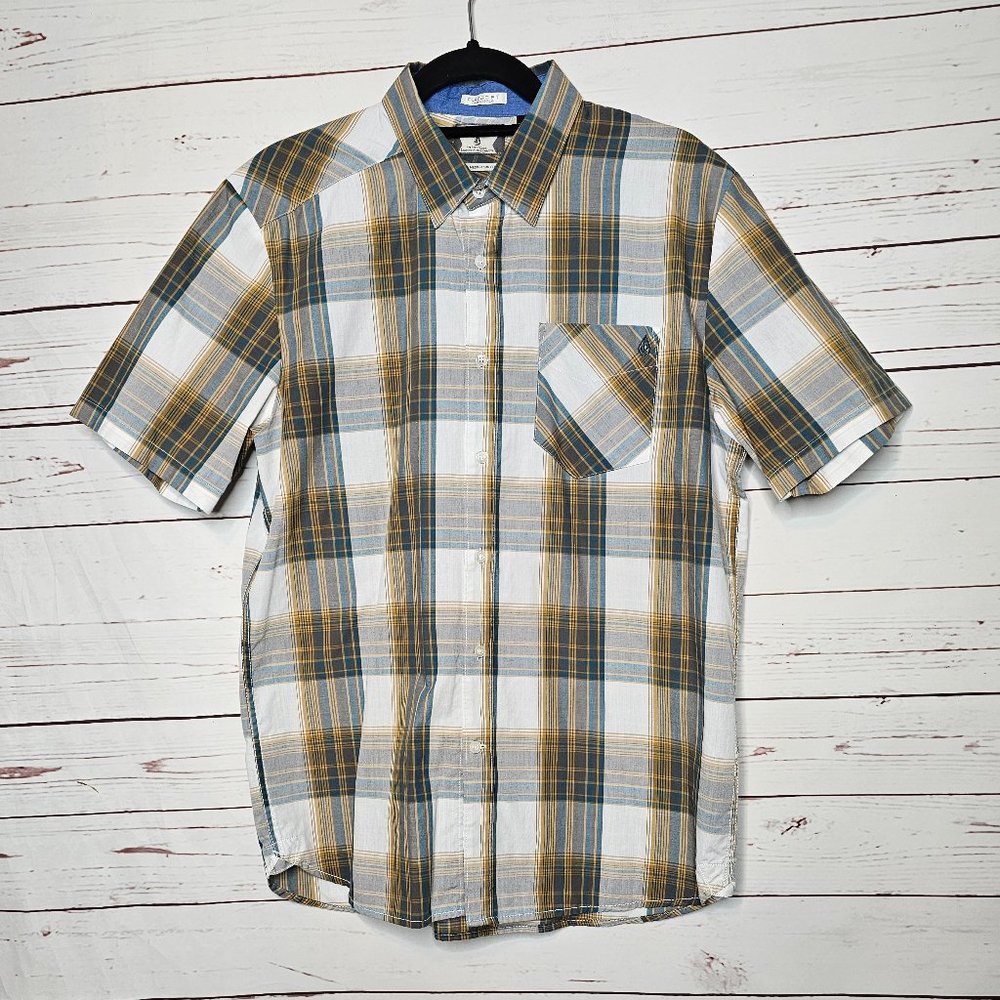 Volcom Classic Fit Plaid Button Down Short Sleeve Shirt